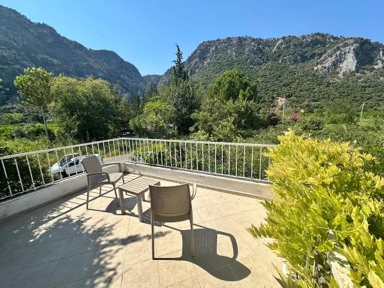 Marmarlı’da Zen Sığınağı – Dalyan’a Yakın Huzurlu İki Yatak Odalı Villa