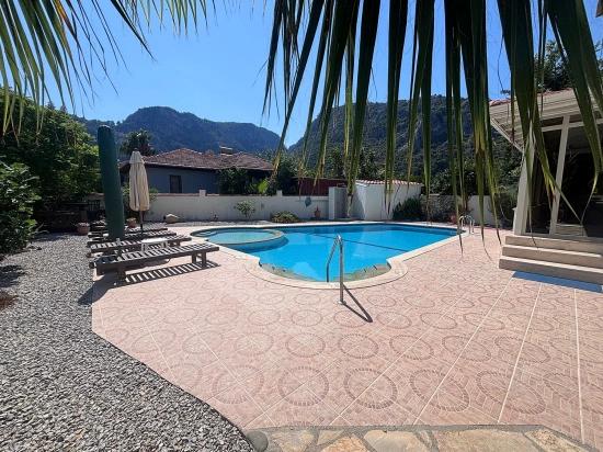 Doğanın Kalbinde Huzurlu Bir Sığınak – Dalyan Okçular Marmarlı’da Müstakilvilla