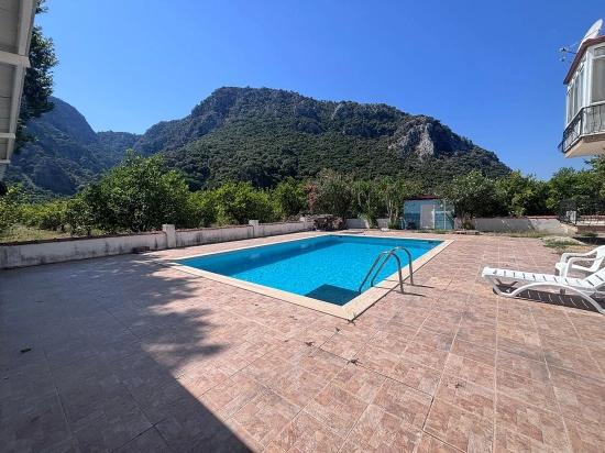 Okçular Marmarlı, Dalyan’da Doğayla İç İçe Triplex Villa