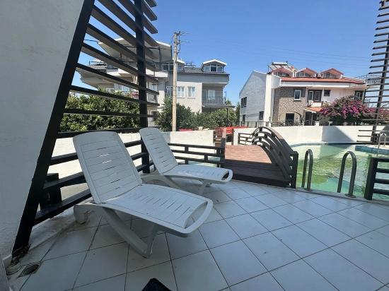 Nehirle Bütünleşen Modern Şıklık