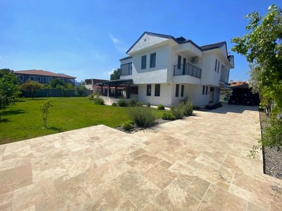 Dalyan Okçular Da Geniş Arsa Üzerinde Satılık Müstakil Villa