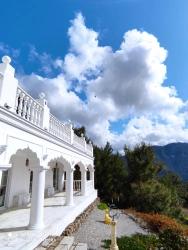 Gökbel’de Eşsiz Deniz Manzaralı 7 Odalı Lüks Malikâne – 5.000 M² Arsada Prestijli Bir Ya