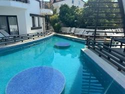 Nehirle Bütünleşen Modern Şıklık