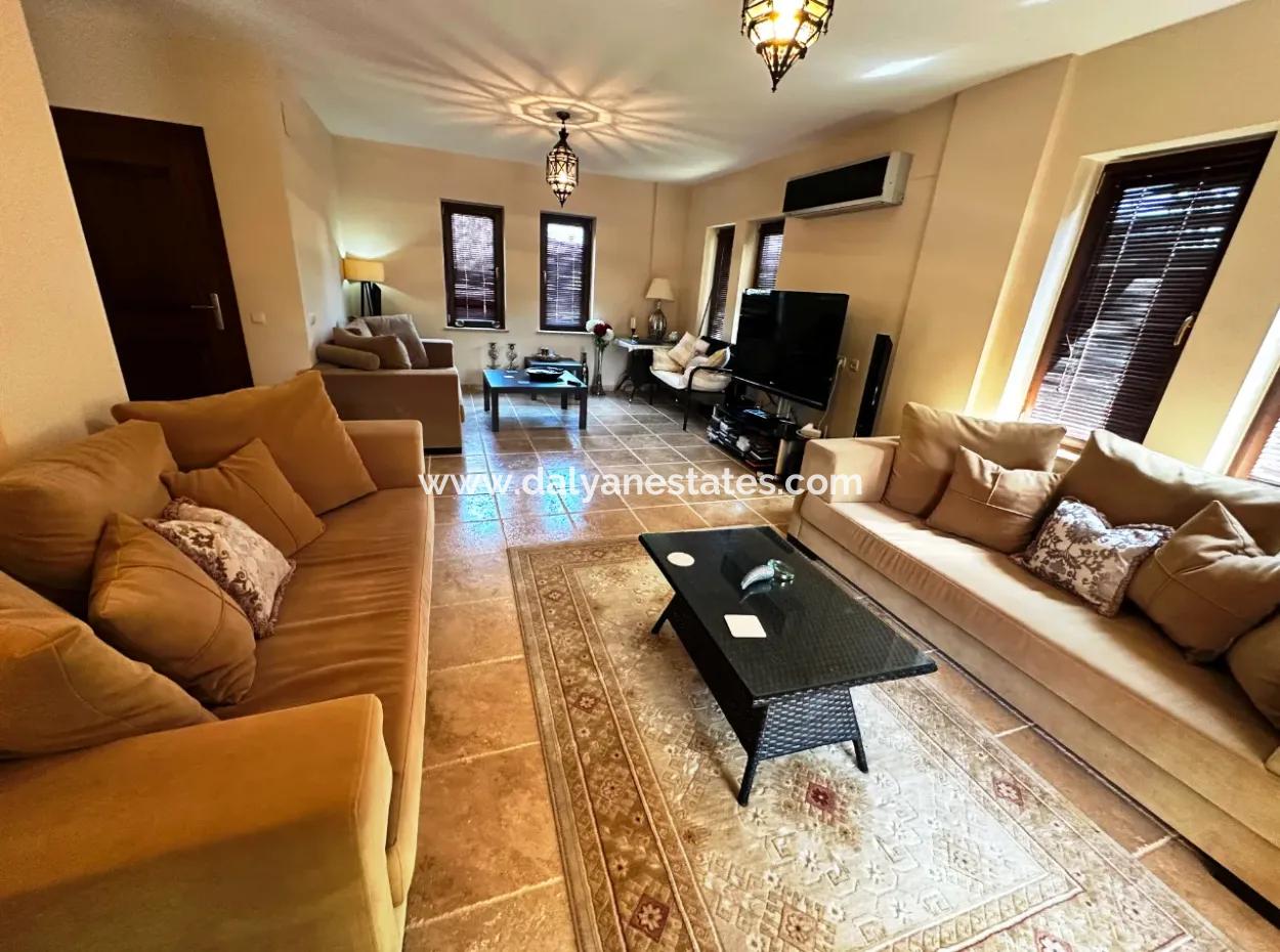 Dalyan Gülpınarda Kapodakya Taşından Yapılmış Konak Tarzı Villa