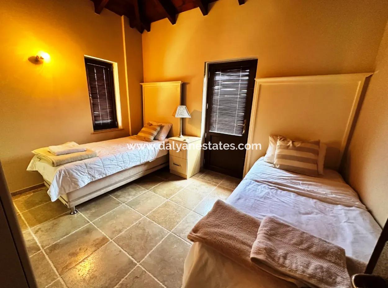 Dalyan Gülpınarda Kapodakya Taşından Yapılmış Konak Tarzı Villa