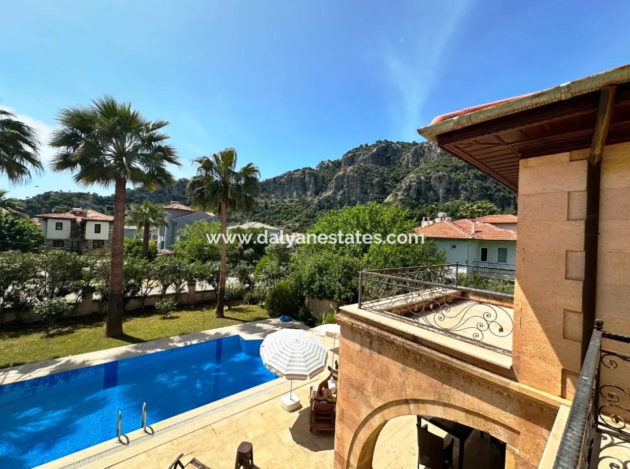Dalyan Gülpınarda Kapodakya Taşından Yapılmış Konak Tarzı Villa