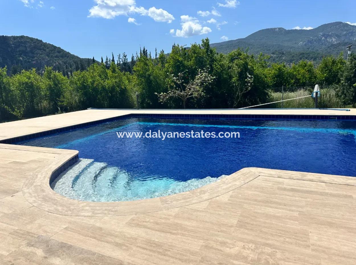 Dalyan Gülpınarda Göl Ve Dağ Manzaralı Satılık Çiftlik Evi