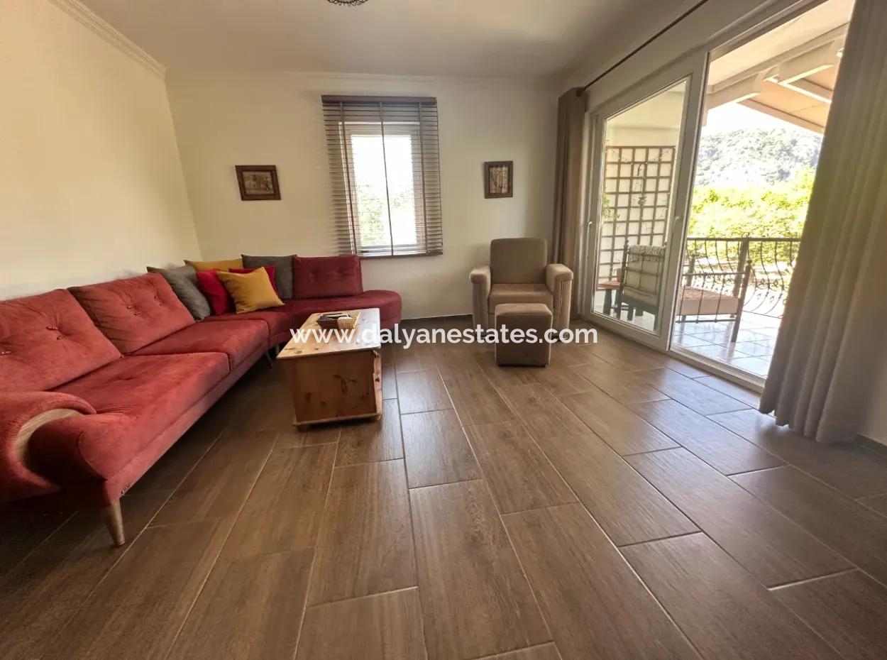 Okcular 3+2 Mustakıl Ev Ve Arsa