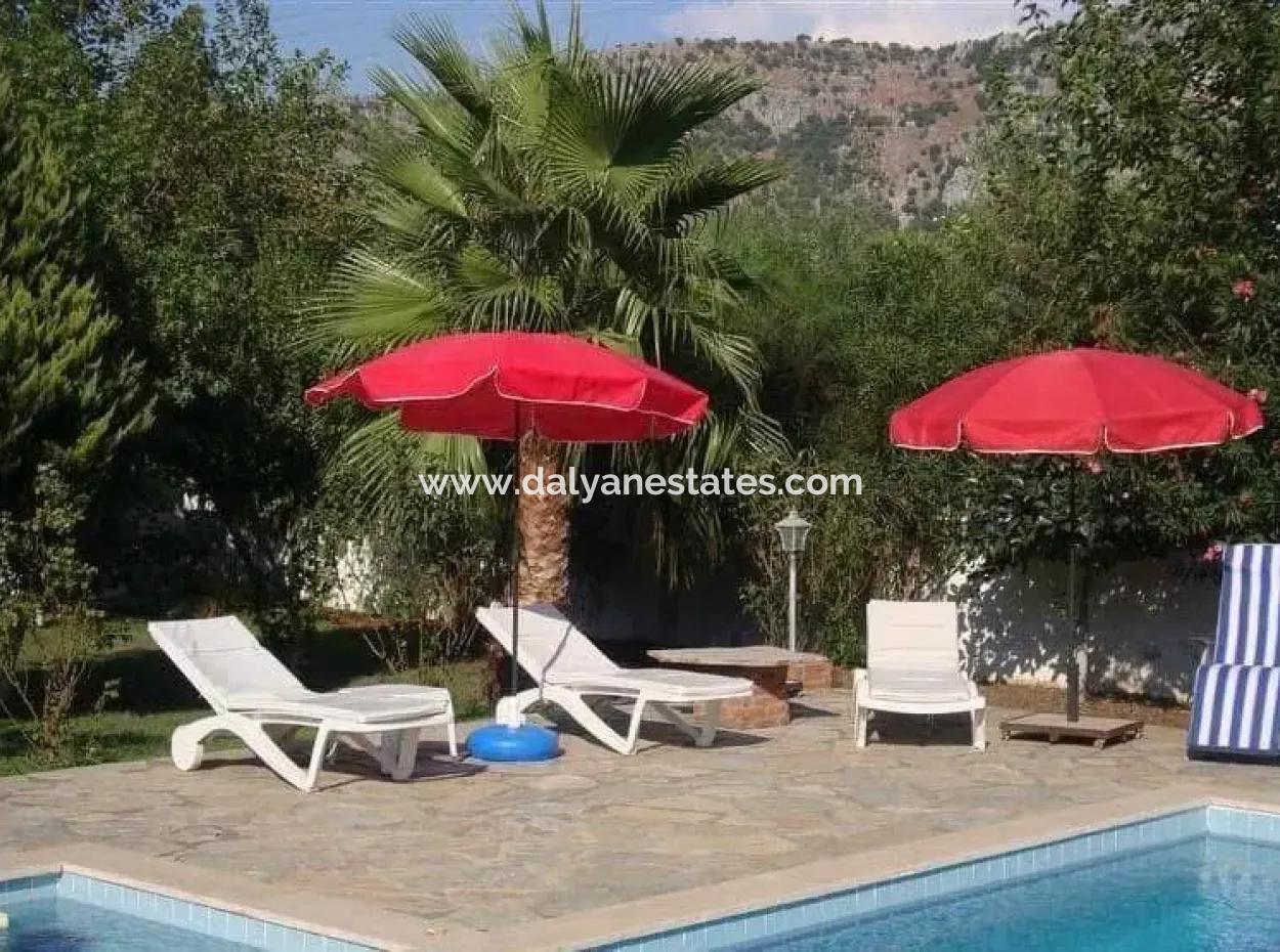 Dalyan Arıkbaşı Nda Satılık 1357 M2 Arsa İçersinde Bungalow