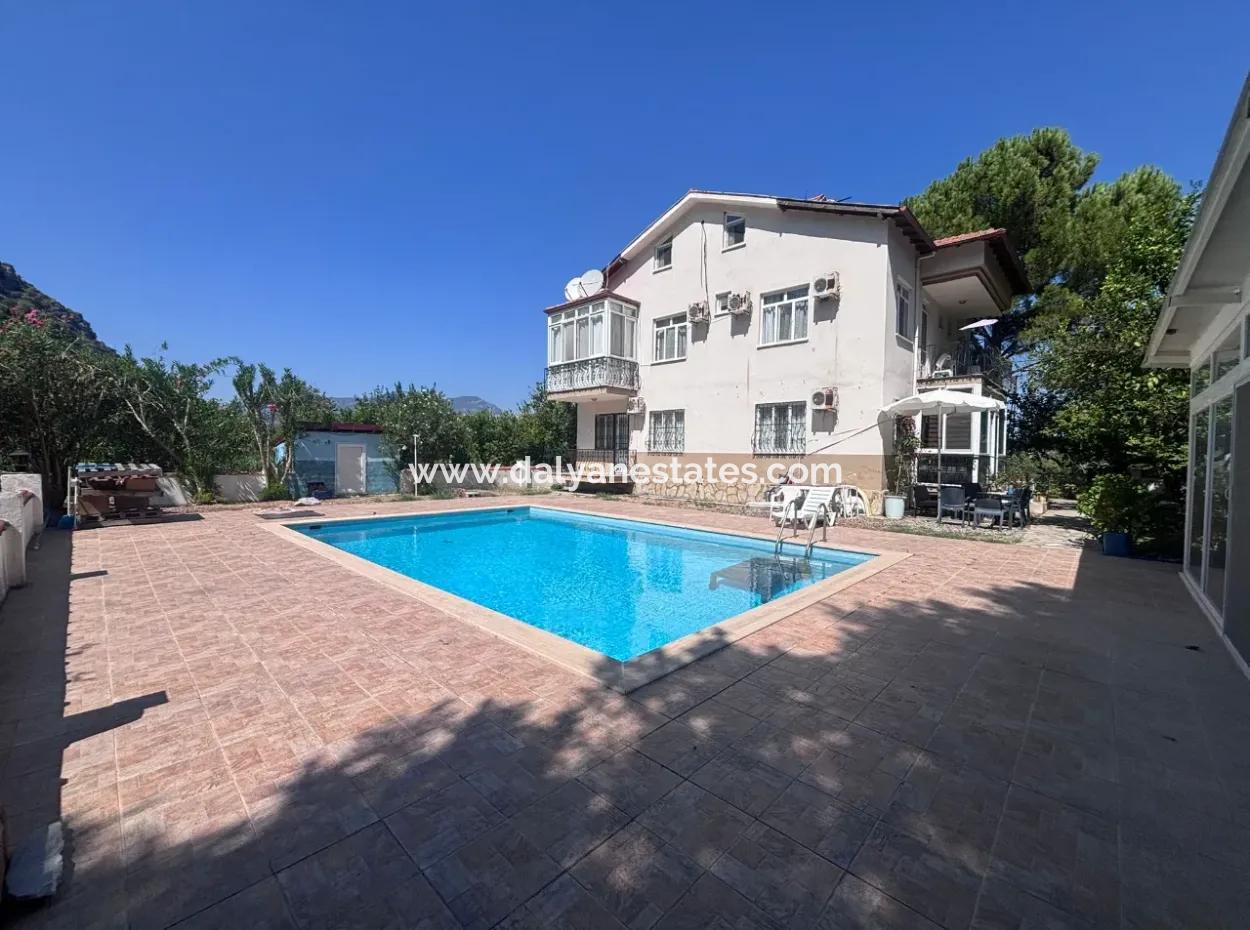 Dalyan Marmarlı Da 4011 M2 Arsa İçerisinde Satılık Villa