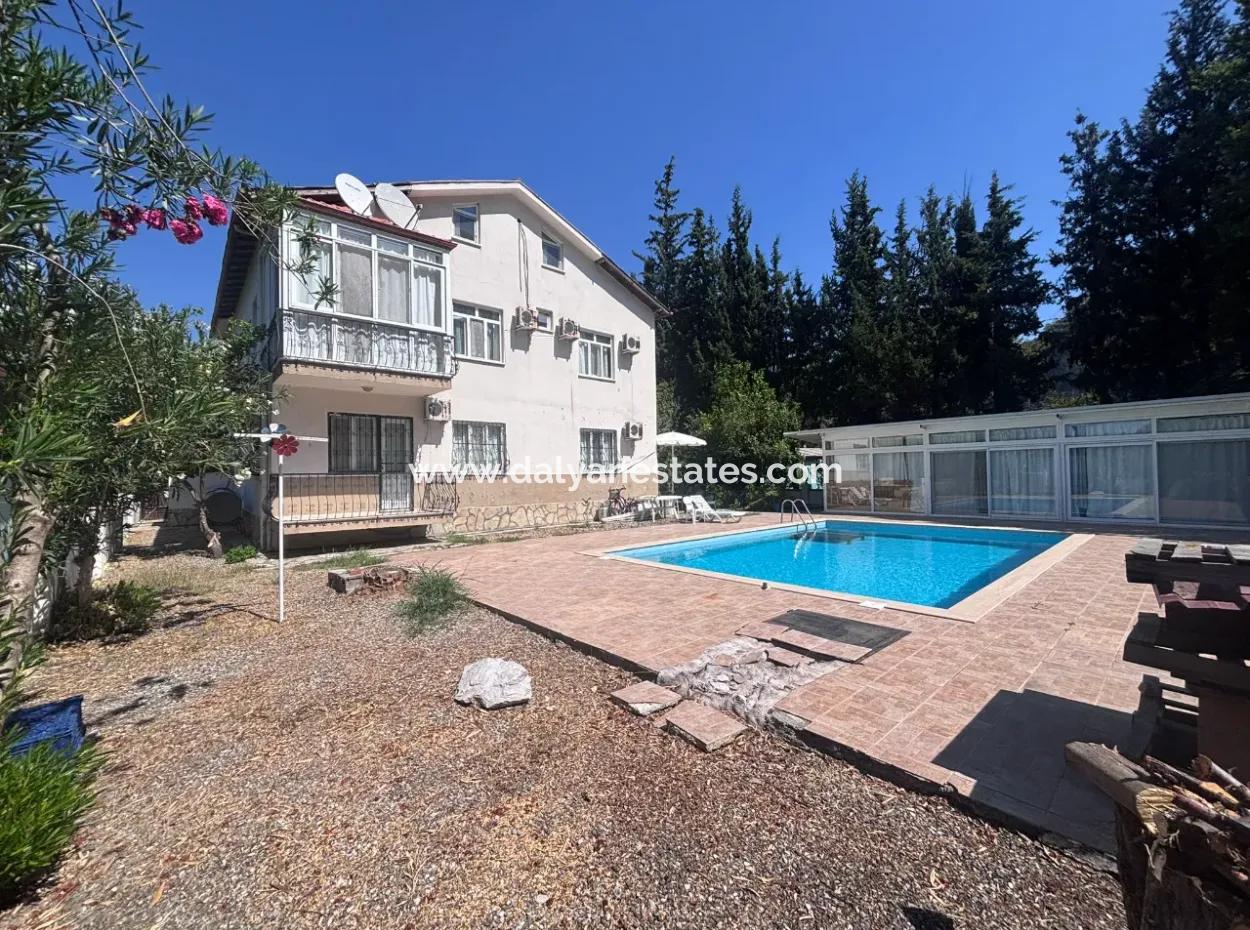 Dalyan Marmarlı Da 4011 M2 Arsa İçerisinde Satılık Villa