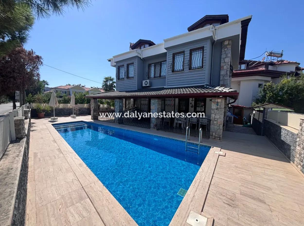 Dalyan Merkez 'De Satılık Triplex Villa