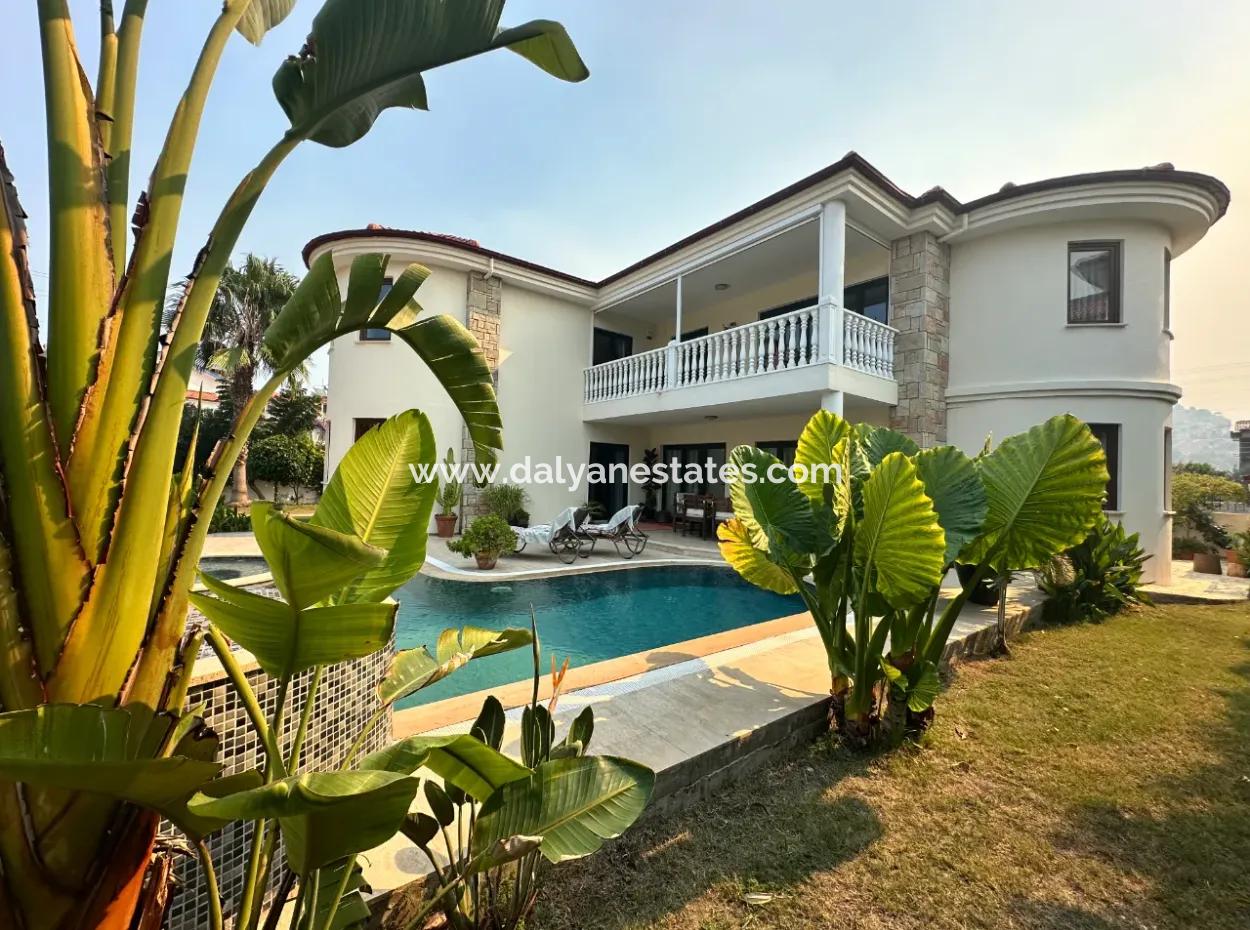 Dalyan Maraşta 980 M2 Arsa İçerisnde Müstakil Villa