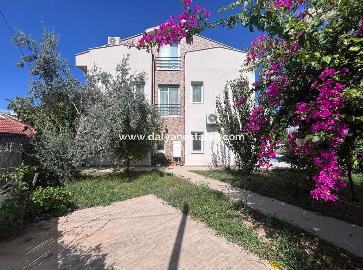 Dalyan Merkezde Satılık Tripleks Villa