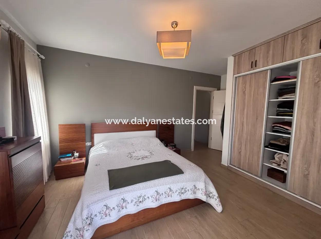 Dalyan Merkezde Satılık Tripleks Villa