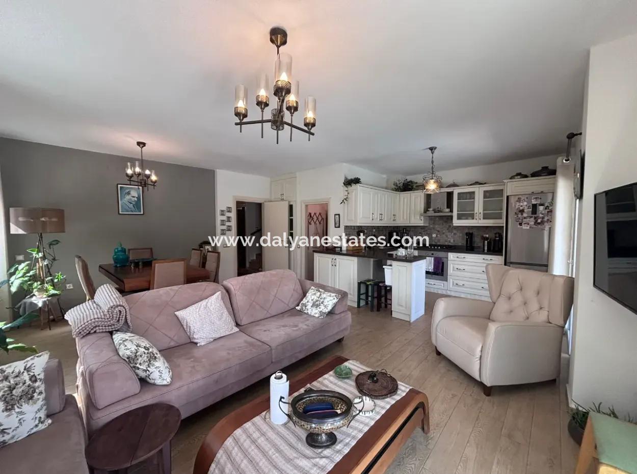 Dalyan Merkezde Satılık Tripleks Villa