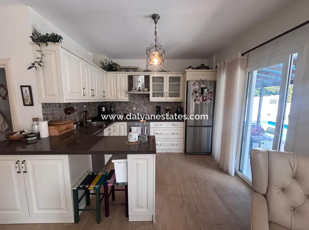 Dalyan Merkezde Satılık Tripleks Villa