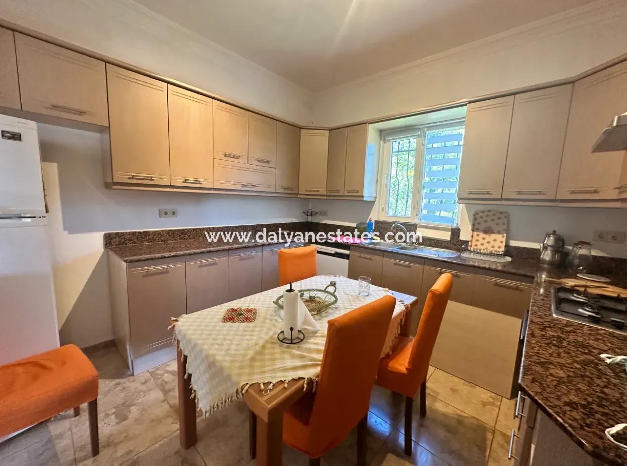 Dalyan Merkeze Yakın Kiralık Tek Katlı Havuzlu Ev