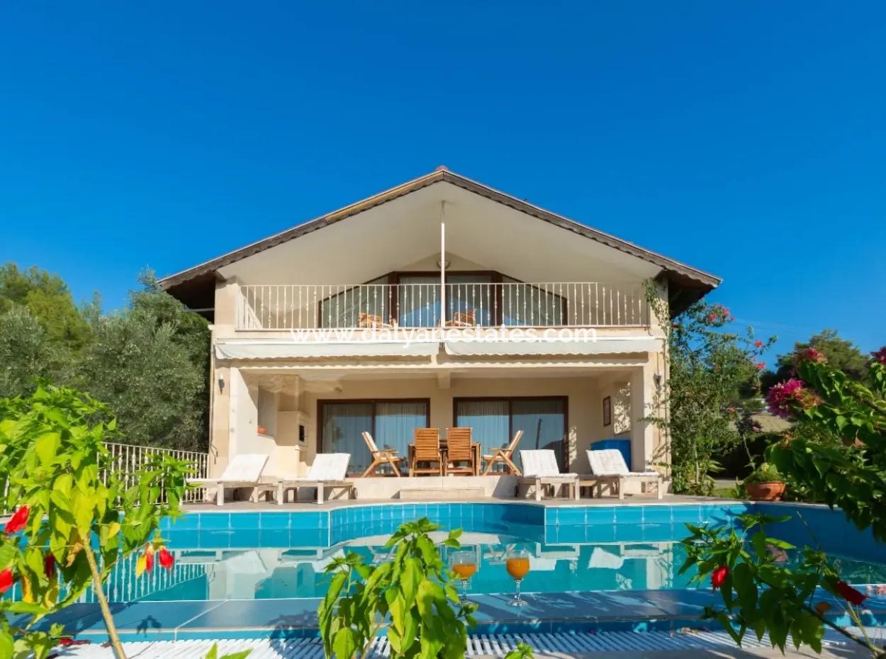 Villa İrem - Dalyan Gökbel Köyünde, Deniz Ve Plaj Manzaralı 4 Yatakodalı Müstakil Villa.