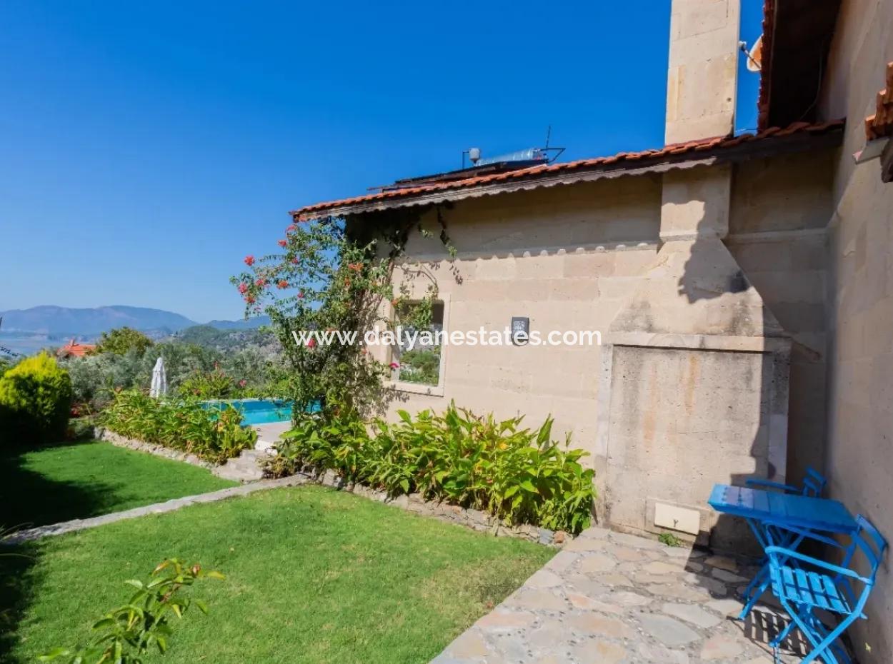 Villa İrem - Dalyan Gökbel Köyünde, Deniz Ve Plaj Manzaralı 4 Yatakodalı Müstakil Villa.