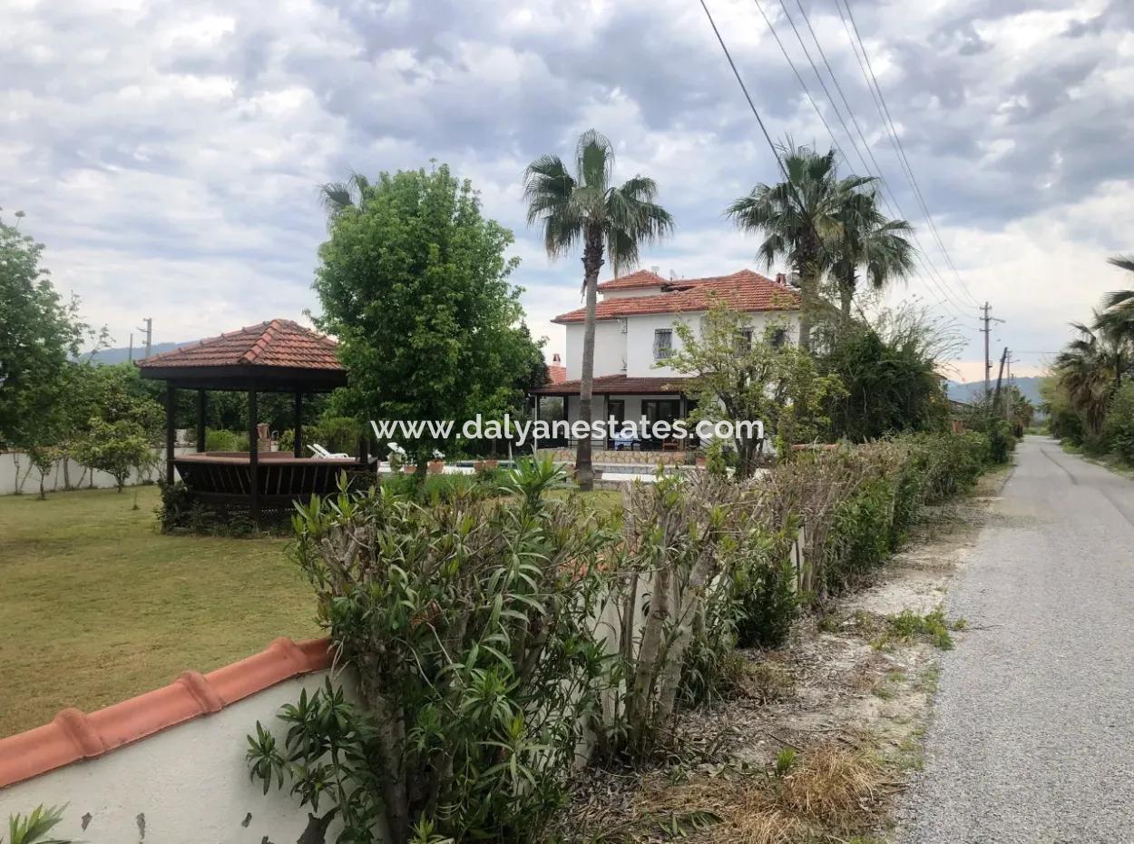 Dalyan Okçular Da 1000 M2 Arsa İçersinde Satılık Villa