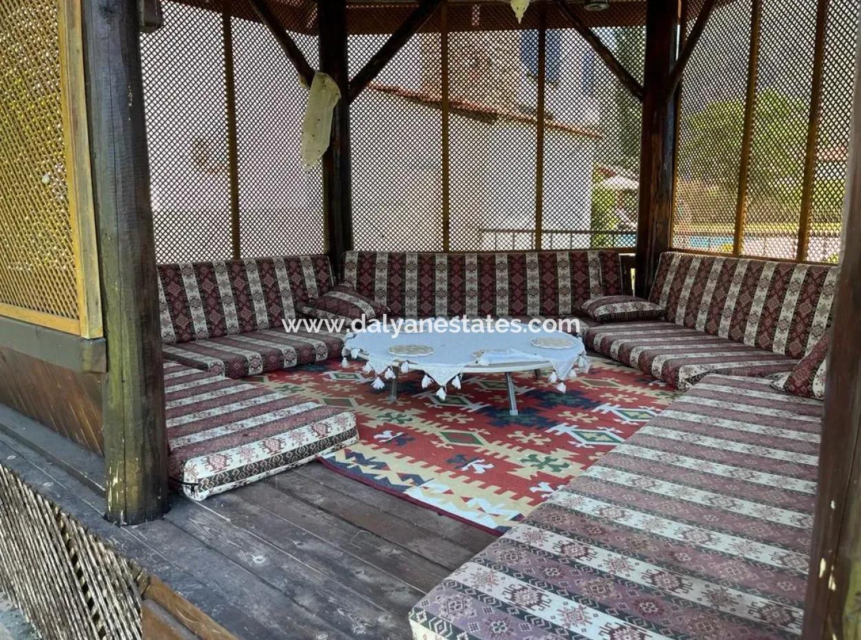 Dalyan Arıkbaşın Da 880 M2 Arsa İçersinde Satılık Villa