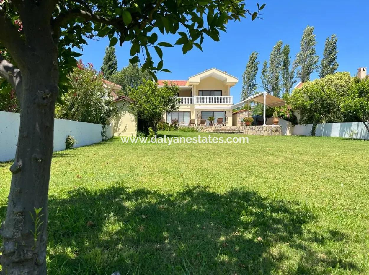 Dalyan Arıkbaşın Da 880 M2 Arsa İçersinde Satılık Villa