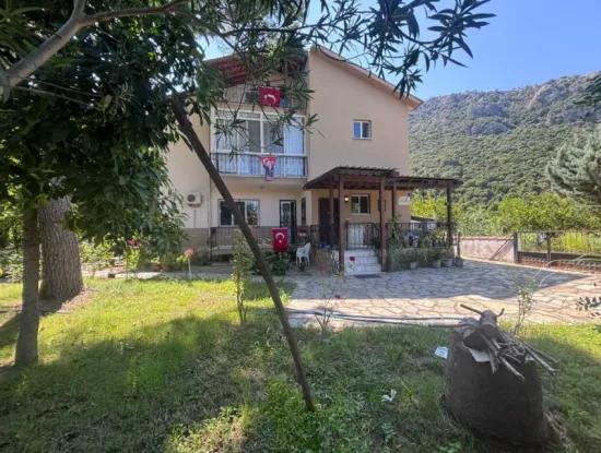 Dalyan Marmarlı Da 4011 M2 Arsa İçerisinde Satılık Villa