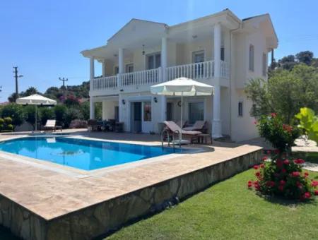 Dalyan Maraş 'Ta Kral Mezarları Manzaralı Eşsiz Villa