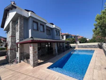 Dalyan Merkez 'De Satılık Triplex Villa