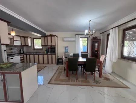 Dalyan Merkez 'De Satılık Triplex Villa