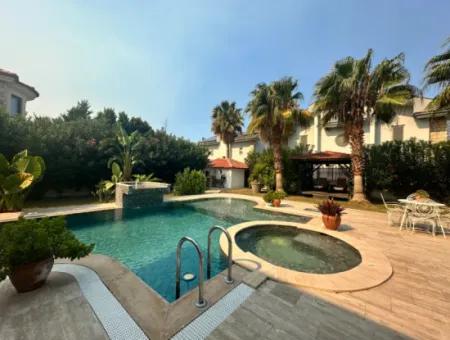 Dalyan Maraşta 980 M2 Arsa İçerisnde Müstakil Villa