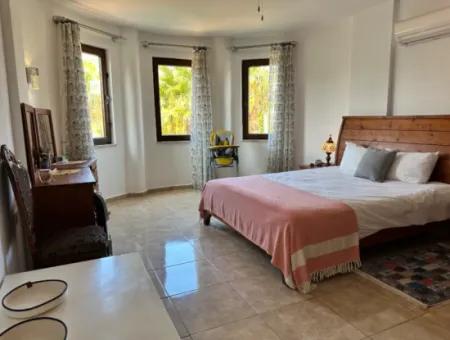 Dalyan Maraşta 980 M2 Arsa İçerisnde Müstakil Villa