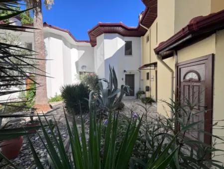 Dalyan Merkezde Satılık Bahçe Dubleksi