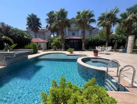 Dalyan Maraşta 980 M2 Arsa İçerisnde Müstakil Villa
