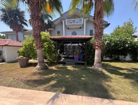 Dalyan Maraşta 980 M2 Arsa İçerisnde Müstakil Villa