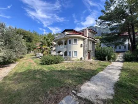 Exclusive Renovation Opportunity İn Akkaya Valley