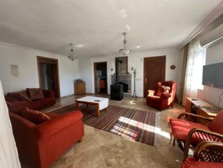 Dalyan Merkeze Yakın Kiralık Tek Katlı Havuzlu Ev