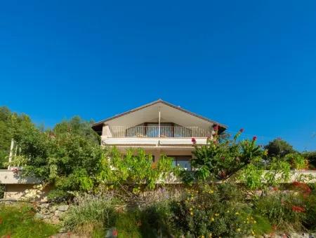 Villa İrem - Dalyan Gökbel Köyünde, Deniz Ve Plaj Manzaralı 4 Yatakodalı Müstakil Villa.